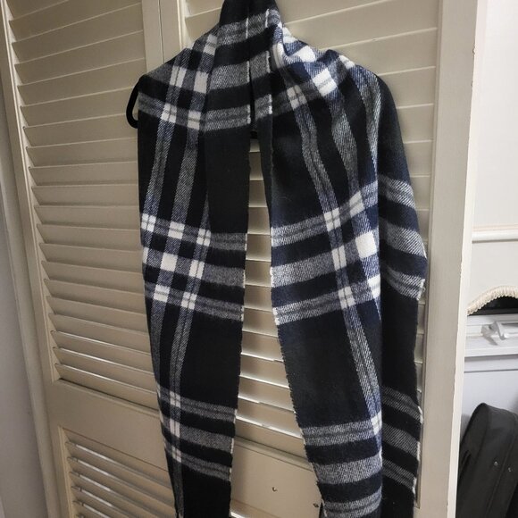 Navy and White Tartan Scarf Winter Unisex - Picture 2 of 3